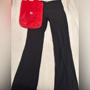 Women’s Lululemon flared yoga pants (reversible)